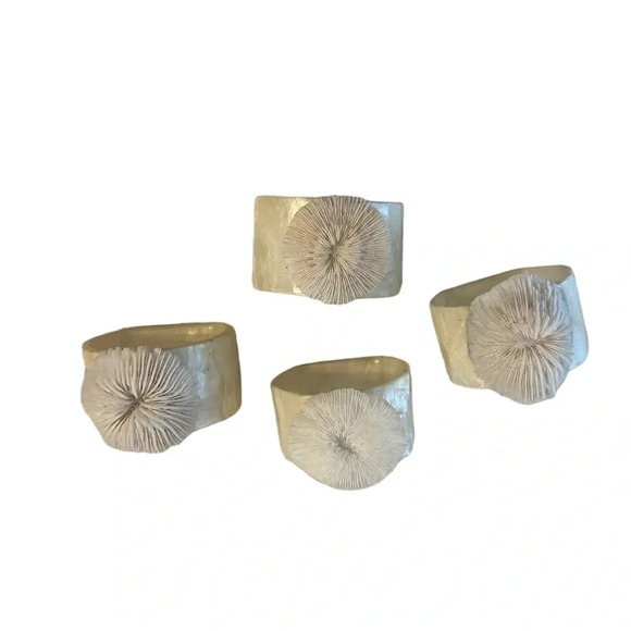 Vintage Capiz Shell Mother Of Pearl Napkin Rings Lot Of 4 - Picture 1 of 3